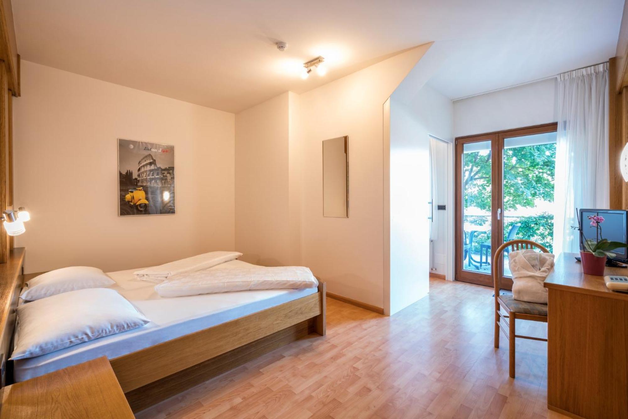 Hotel Garni Gruener Baum Laives Zewnętrze zdjęcie