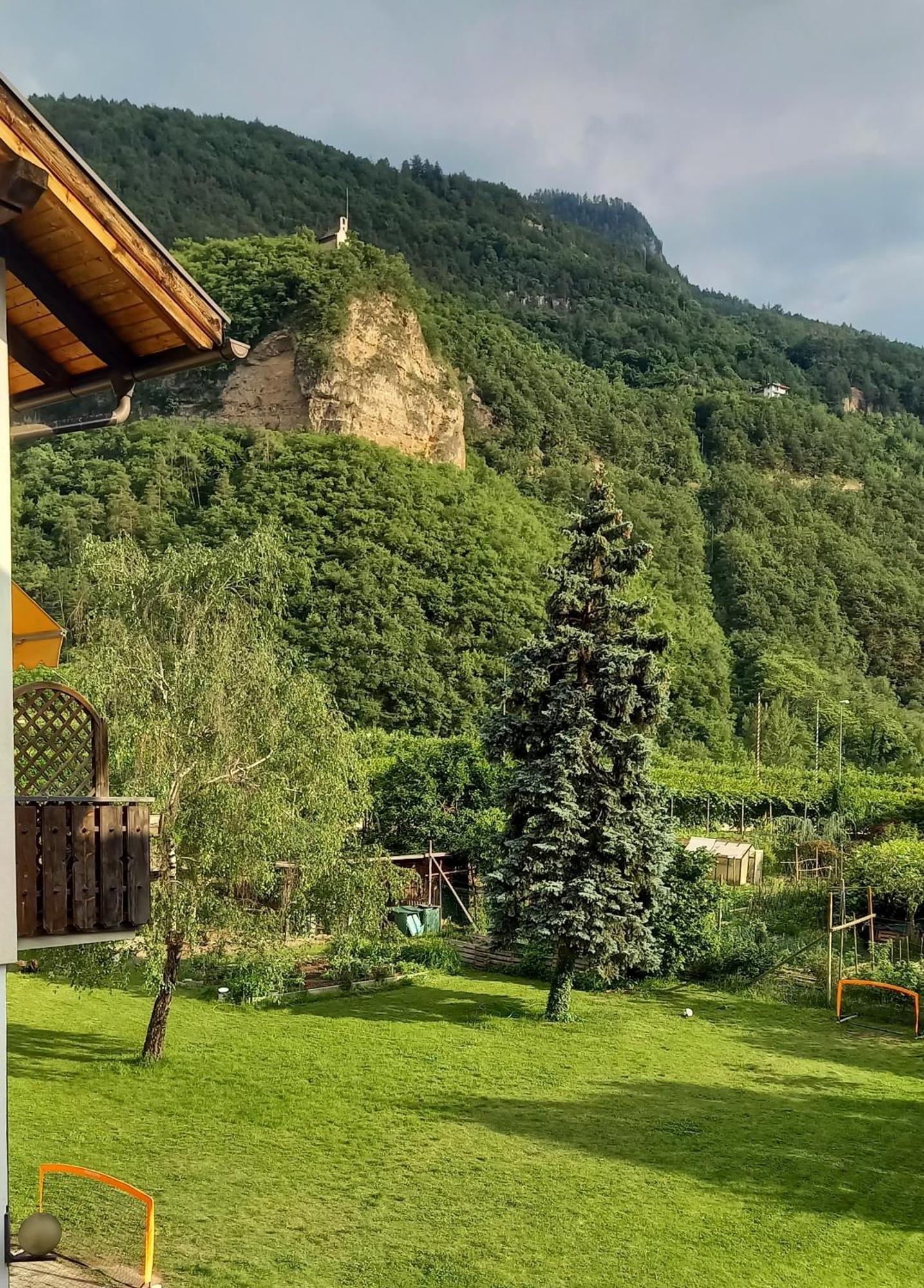 Hotel Garni Gruener Baum Laives Zewnętrze zdjęcie